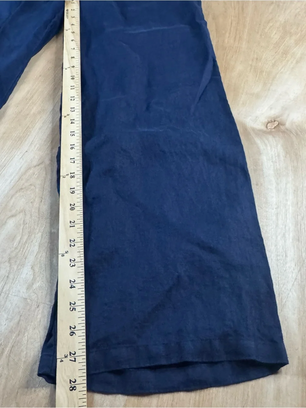 Quince Women’s Blue 100% Linen Pleated Front Straight Leg Pants Pockets Size 10.